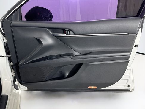 Used 2018 Toyota Camry SE image 29