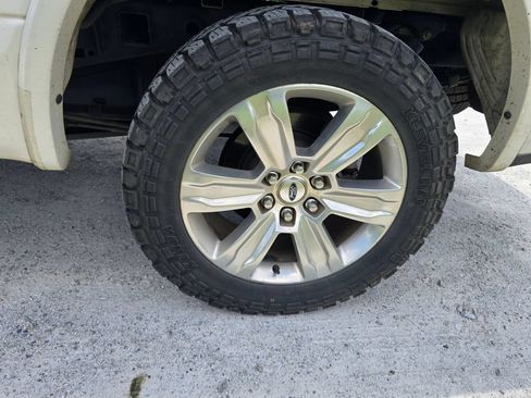 Used 2015 Ford F150 Platinum w/ Equipment Group 701A Luxury AWD/4WD image 19