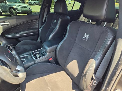 Used 2018 Dodge Charger R/T Scat Pack RWD image 13