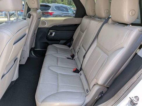Used 2020 Land Rover Discovery SE AWD/4WD image 15