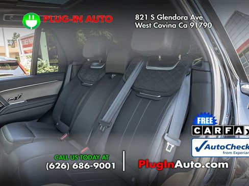 Used 2025 Land Rover Range Rover SV image 15