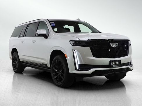 Used 2023 Cadillac Escalade ESV Sport Platinum w/ LPO, ONYX Package image 7