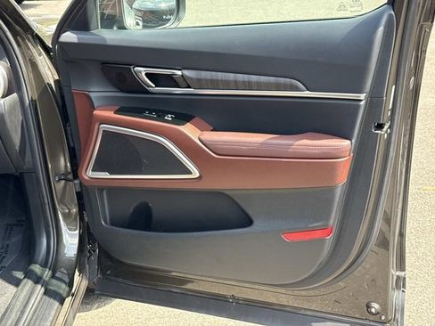 Used 2024 Kia Telluride EX w/ EX Captain's Chair Package AWD/4WD image 8