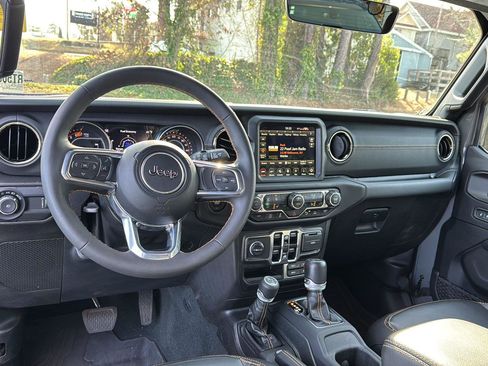 Used 2023 Jeep Wrangler Unlimited Sahara image 16