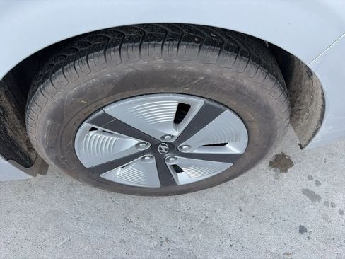 Used 2018 Hyundai Ioniq Blue image 15