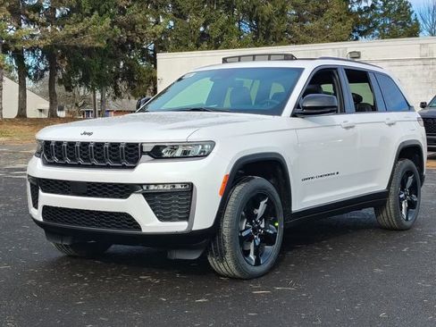 New 2026 Jeep Grand Cherokee Limited w/ Limited Altitude Package AWD/4WD image 6