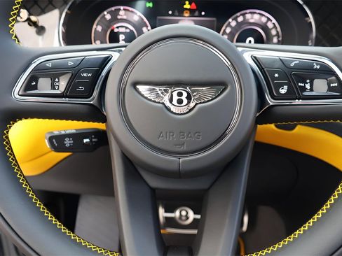 New 2025 Bentley Bentayga image 27