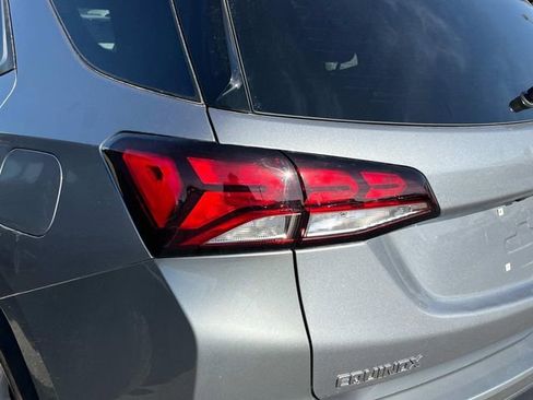 Used 2024 Chevrolet Equinox LS w/ LS Convenience Package image 11