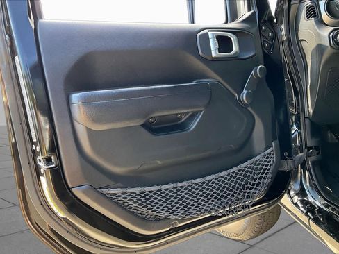 Used 2022 Jeep Wrangler Sport AWD/4WD image 22