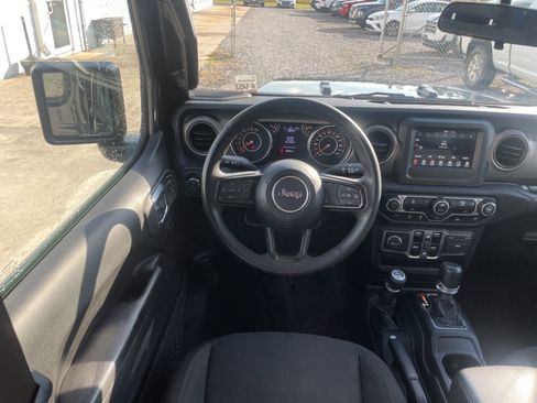 Used 2023 Jeep Gladiator Sport image 11