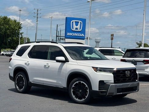 New 2026 Honda Pilot Touring image 2