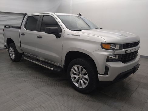 Used 2020 Chevrolet Silverado 1500 Custom w/ Custom Value Package image 11