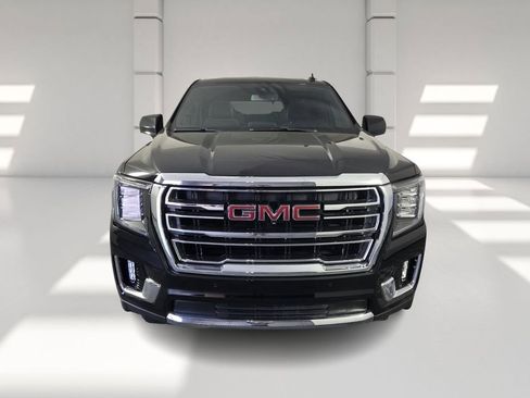Used 2021 GMC Yukon SLT w/ SLT Premium Package image 3
