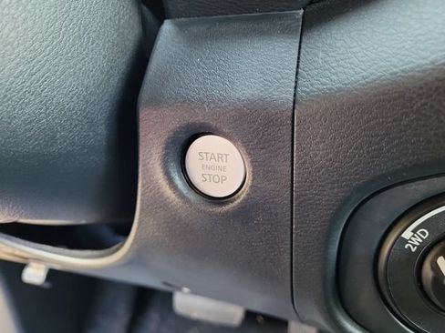 Used 2022 Nissan Frontier PRO-4X w/ Pro-4X Premium Package AWD/4WD image 34