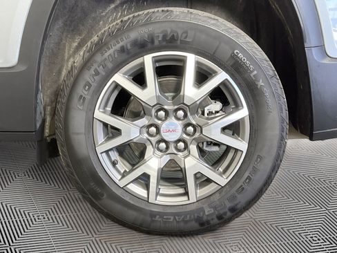 Used 2023 GMC Acadia SLE w/ LPO, Floor Liner Package image 35