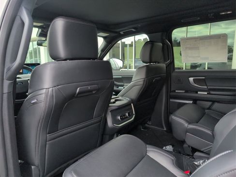 New 2025 Ford Expedition Platinum w/ Stealth Performance Package image 27