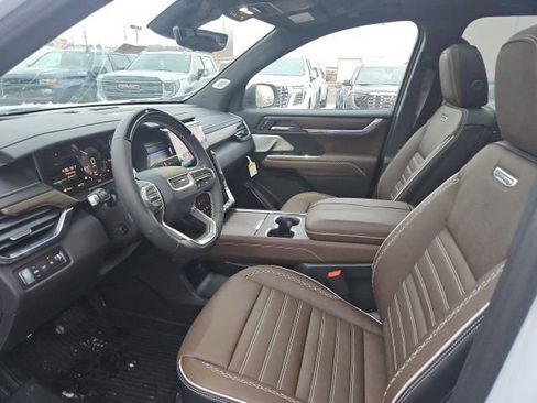 New 2026 GMC Acadia Denali Ultimate w/ LPO, Floor Liner Package AWD/4WD image 11
