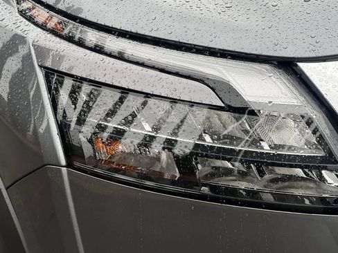 New 2025 Nissan Pathfinder SV image 30