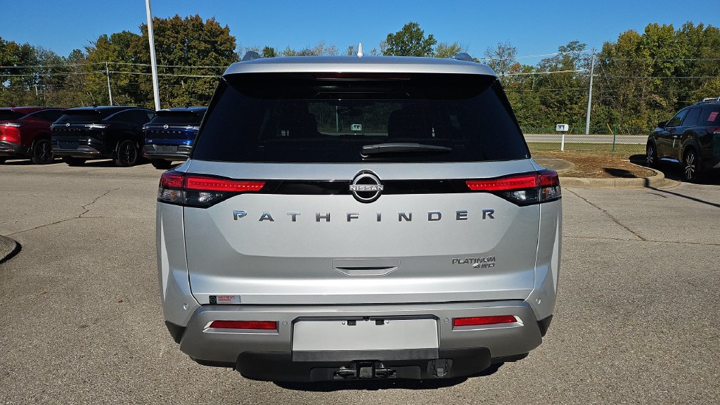 Certified 2025 Nissan Pathfinder Platinum AWD/4WD image 17