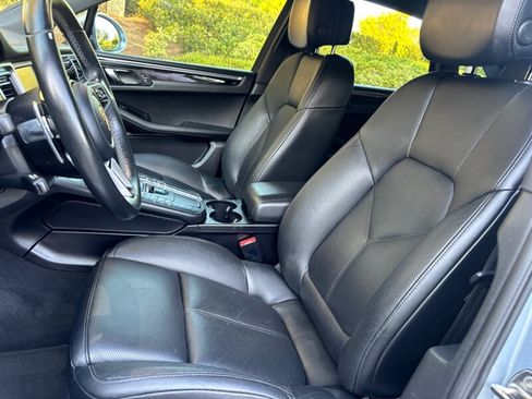 Used 2016 Porsche Macan S image 12