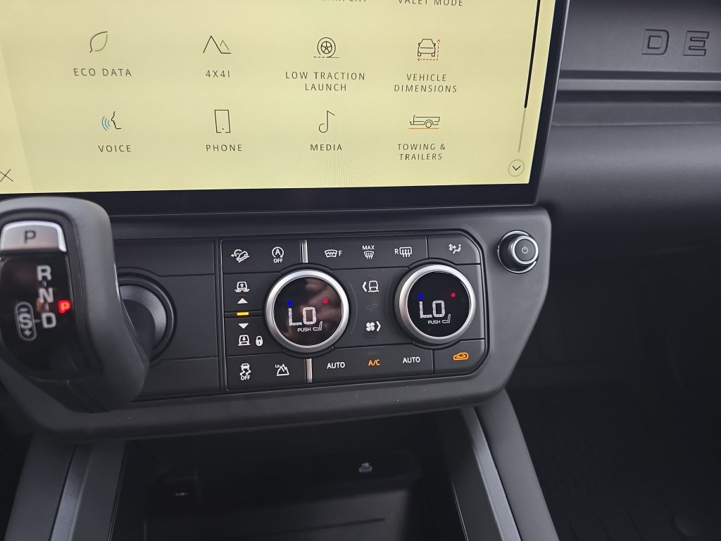 New 2026 Land Rover Defender 110 X-Dynamic SE AWD/4WD image 17