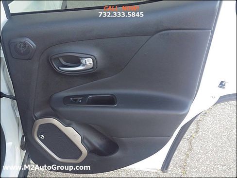 Used 2016 Jeep Renegade 75th Anniversary image 21