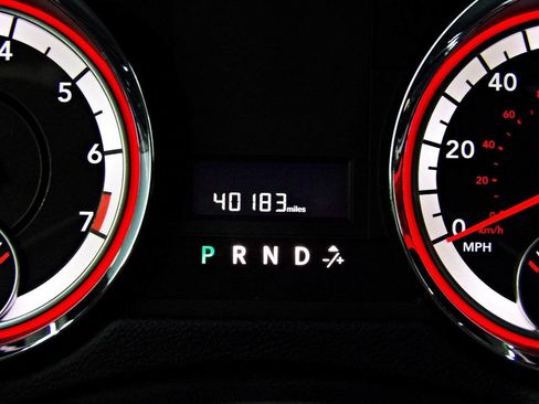 Used 2016 Dodge Grand Caravan SE FWD image 13