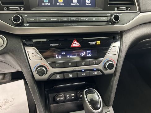 Used 2017 Hyundai Elantra Limited FWD image 16