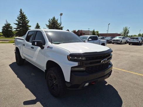 Used 2019 Chevrolet Silverado 1500 LT Trail Boss AWD/4WD image 3