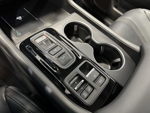 Used 2024 Honda Pilot Touring image 27