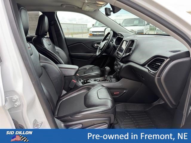 Used 2019 Jeep Cherokee Trailhawk w/ Comfort/Convenience Group AWD/4WD image 13