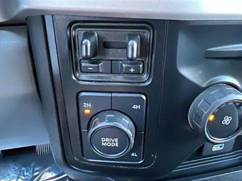 Used 2024 Ford F350 XLT image 28