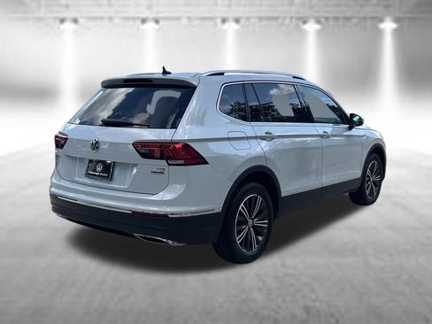 Used 2018 Volkswagen Tiguan SEL w/ 3rd Row Seat Package AWD/4WD image 5