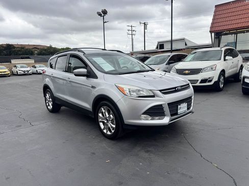 Used 2016 Ford Escape SE w/ SE Leather Comfort Package AWD/4WD image 8