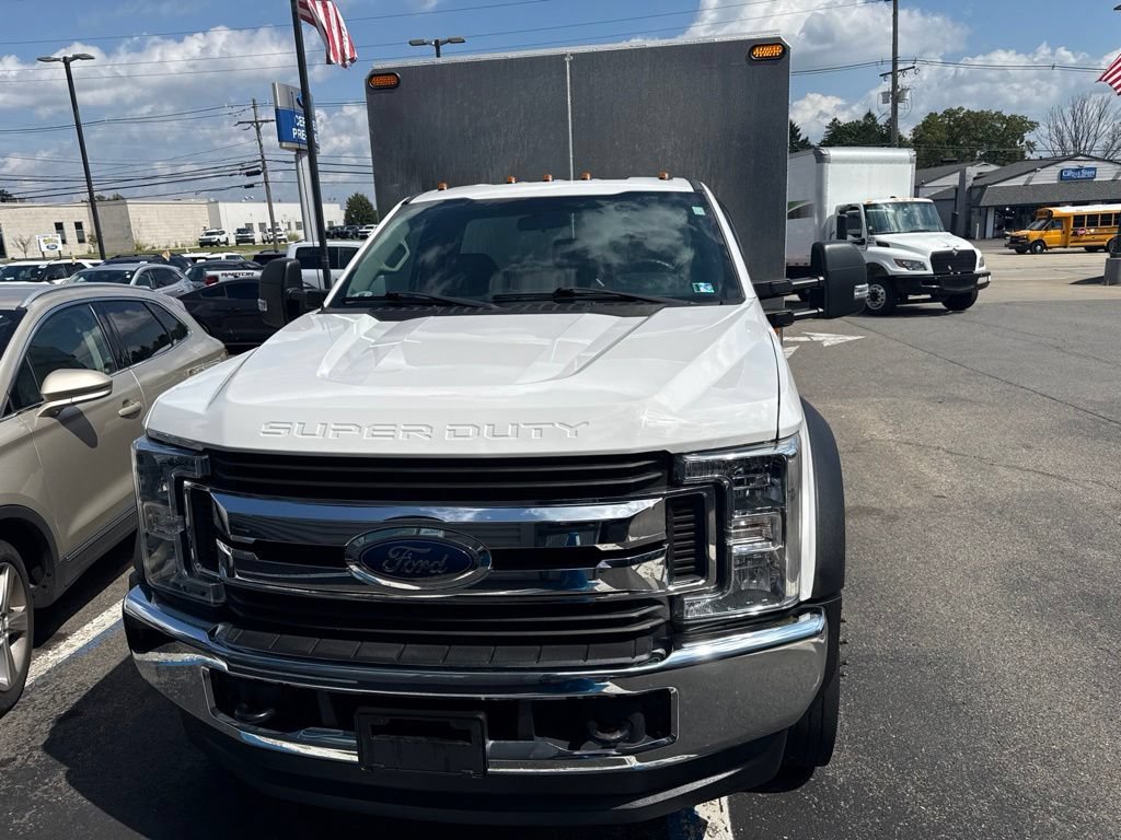 Used 2019 Ford F550 4x4 Regular Cab Super Duty image 2
