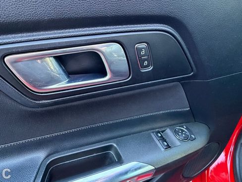 Used 2019 Ford Mustang Coupe RWD image 11