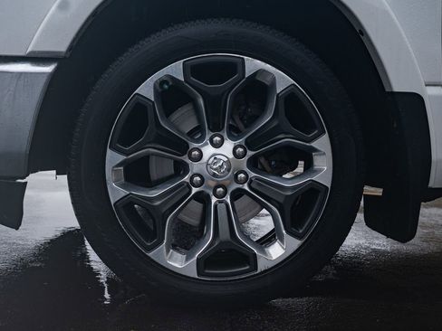 Used 2019 RAM 1500 Limited image 8