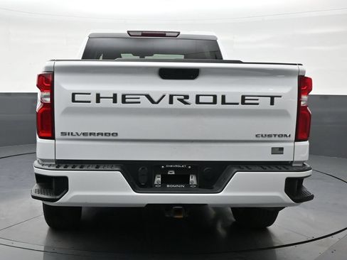 Used 2021 Chevrolet Silverado 1500 Custom w/ Custom Max Trailering Package AWD/4WD image 4