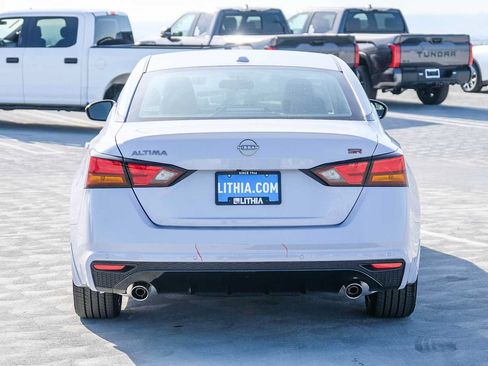New 2024 Nissan Altima 2.5 SR w/ SR Premium Package FWD image 4