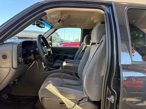 Used 2005 Chevrolet Silverado 2500 LS image 12