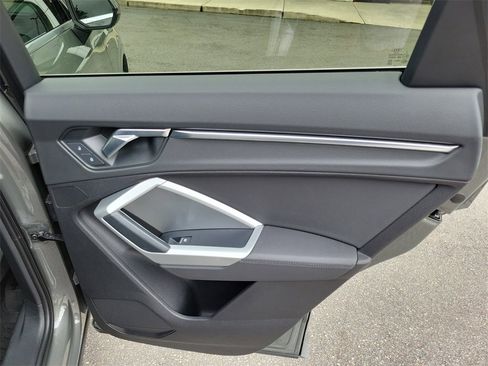 Used 2020 Audi Q3 2.0T Premium w/ Convenience Package image 44