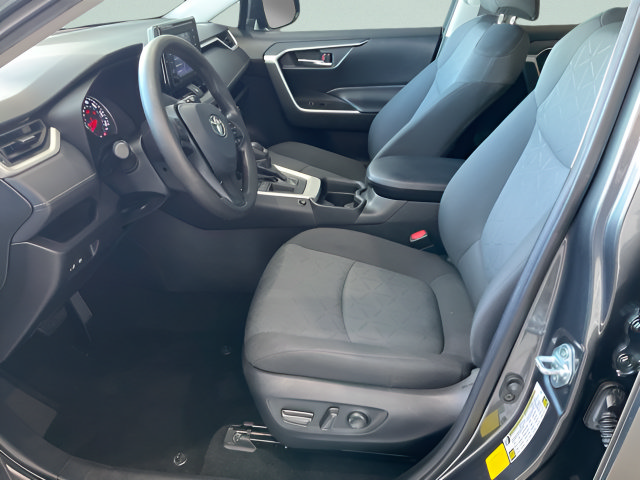 Used 2021 Toyota RAV4 XLE FWD image 8