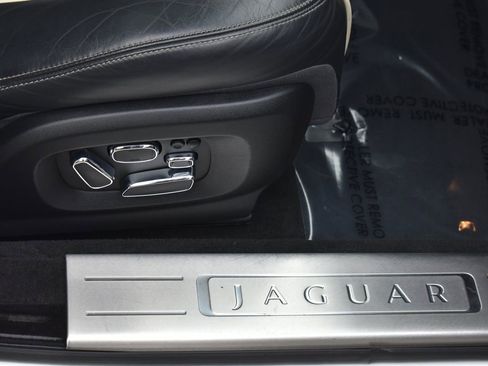 Used 2013 Jaguar XJ L Supercharged image 39