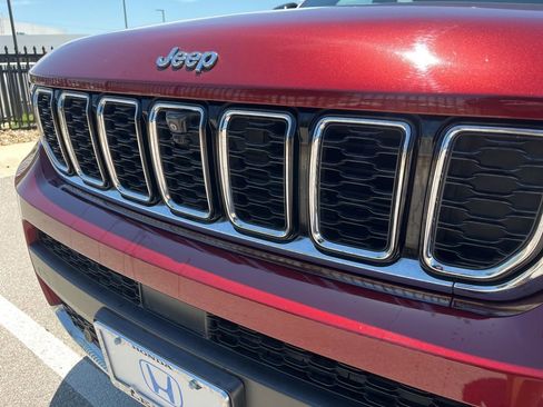 Used 2021 Jeep Grand Cherokee L Limited w/ Luxury Tech Group II AWD/4WD image 15