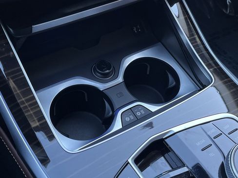 Used 2023 BMW X7 xDrive40i w/ Executive Package image 18