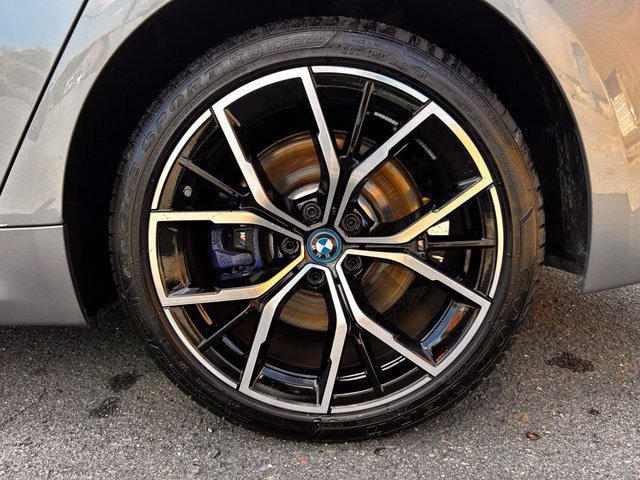 Used 2023 BMW 530e xDrive w/ Executive Package AWD/4WD image 38