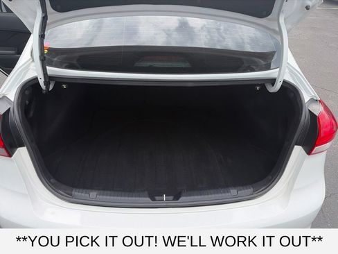 Used 2017 Kia Forte LX FWD image 8