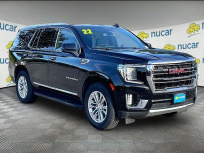Used 2022 GMC Yukon SLT w/ SLT Premium Package