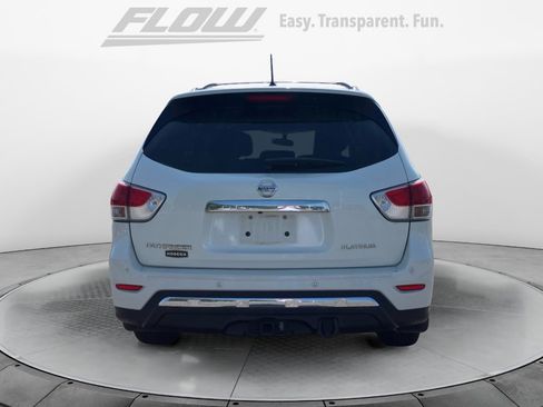 Used 2016 Nissan Pathfinder Platinum FWD image 3