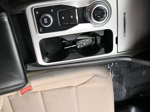 Used 2021 Ford Explorer Base image 15